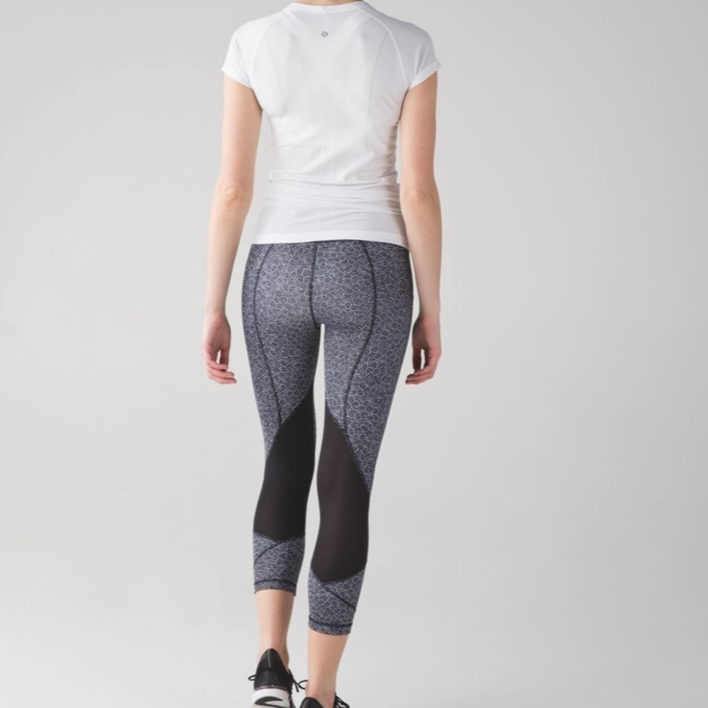 Lululemon Pace Rival Crop Freckle Flower Black White / Black